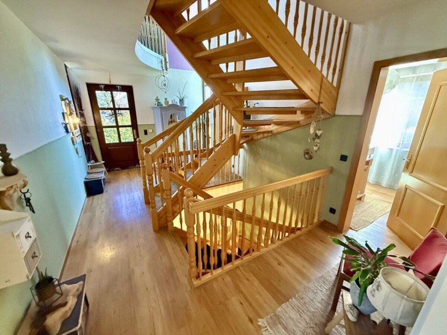 Flur mit Treppe Einfamilienhaus Neubrandenburg