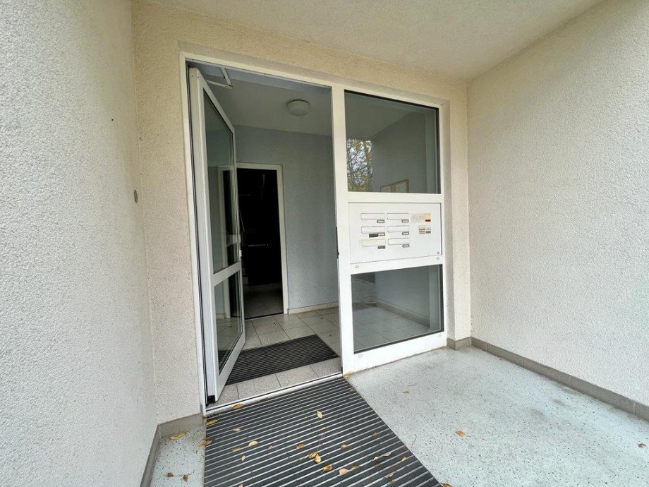 Hauseingang Erdgeschosswohnung Neubrandenburg