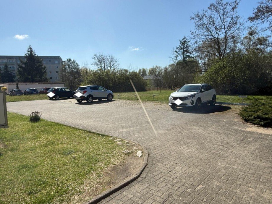 Parkplatz Mehrfamilienhaus Neustrelitz