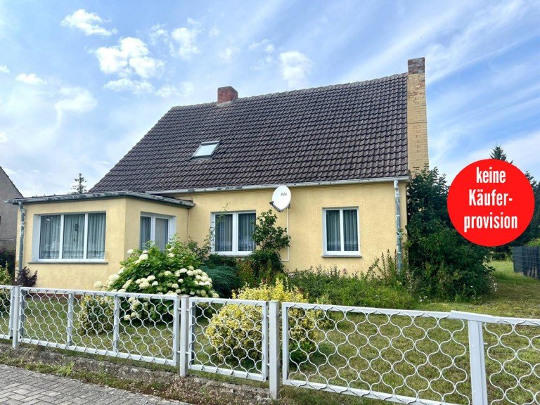 Hausansicht Torgelow Einfamilienhaus HORN IMMOBILIEN ++RESERVIERT! Einfamilienhaus in Torgelow mit gro�em Grundst�ck, zentrumsnah