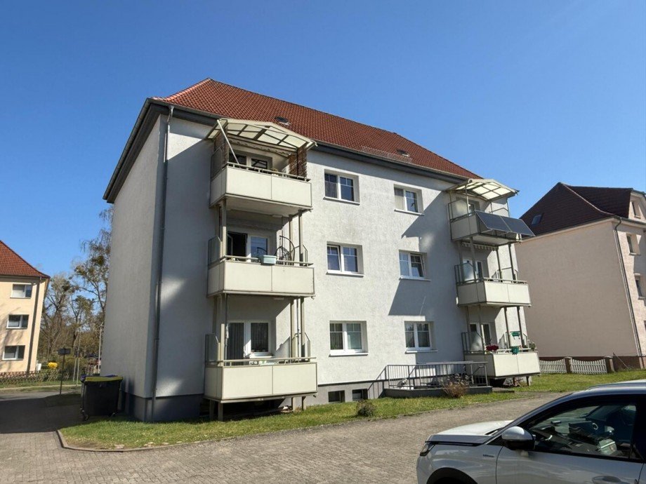 R�ckseite Mehrfamilienhaus Neustrelitz