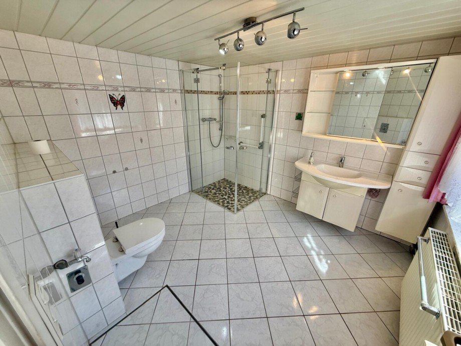 Badezimmer... Doppelhaush�lfte Neubrandenburg