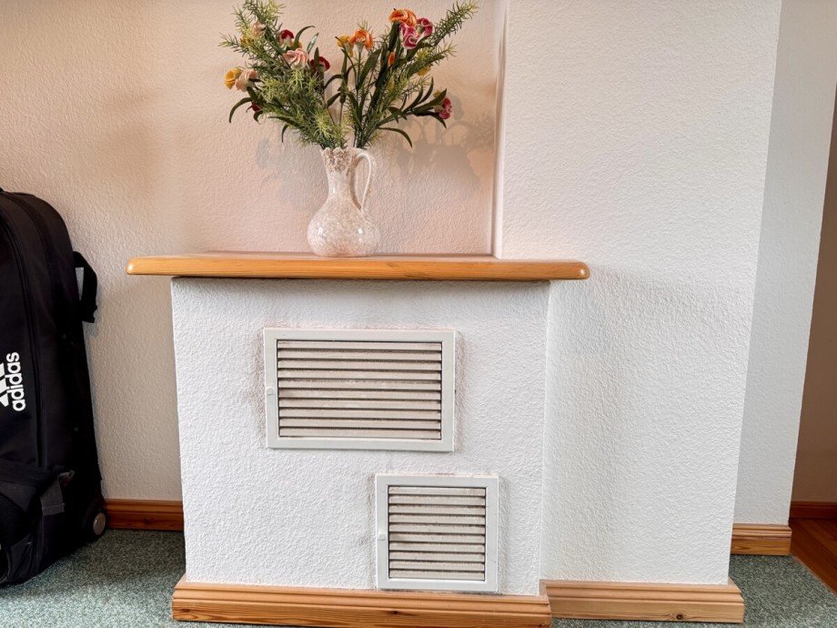 Zufuhr der warmen Luft aus dem Kaminofen Einfamilienhaus Hintersee