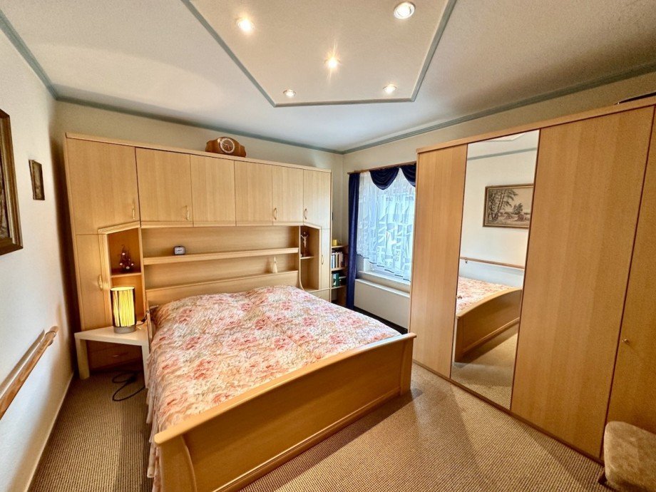 Schlafzimmer Doppelhaush�lfte Viereck