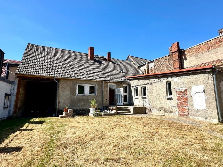 Hausansicht Hofseite Einfamilienhaus Strasburg