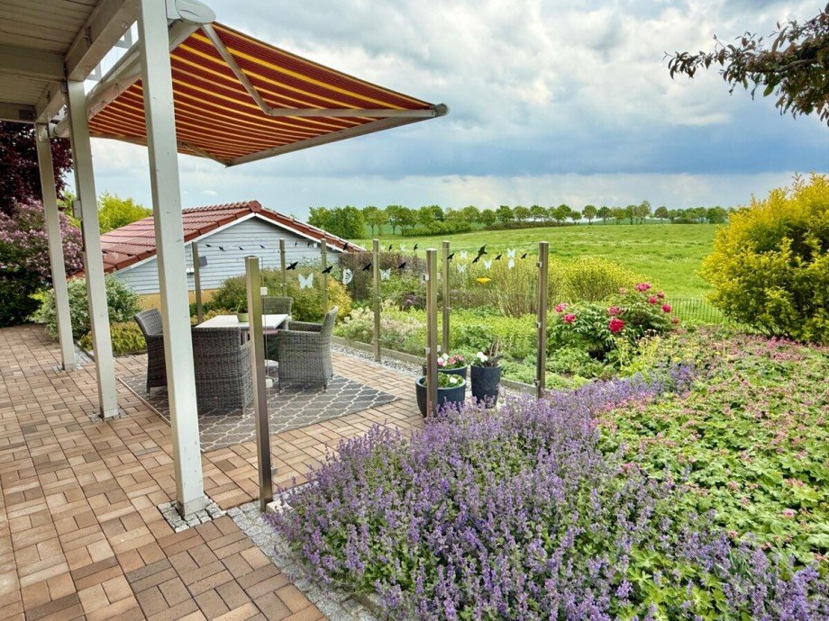 Terrasse unter dem Balkon Einfamilienhaus Penzlin