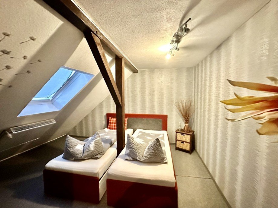 Schlafzimmer Doppelhaush�lfte Papendorf