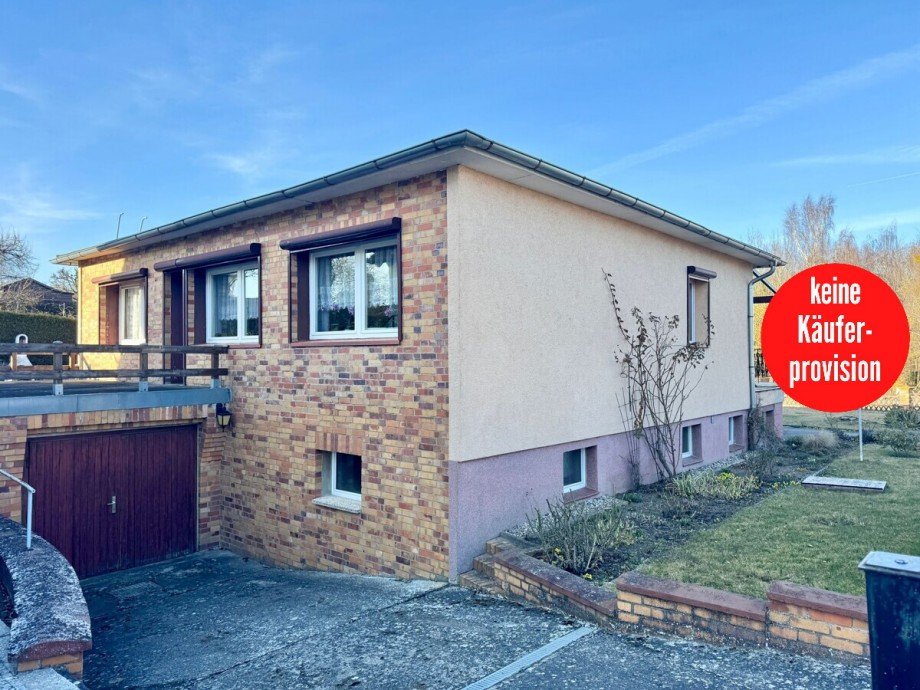 Hausansicht linke Seite Einfamilienhaus Strasburg