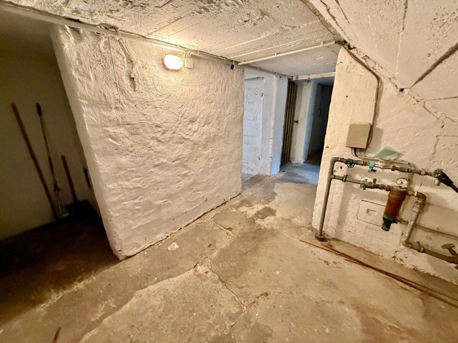 Flur Keller Etagenwohnung Neubrandenburg