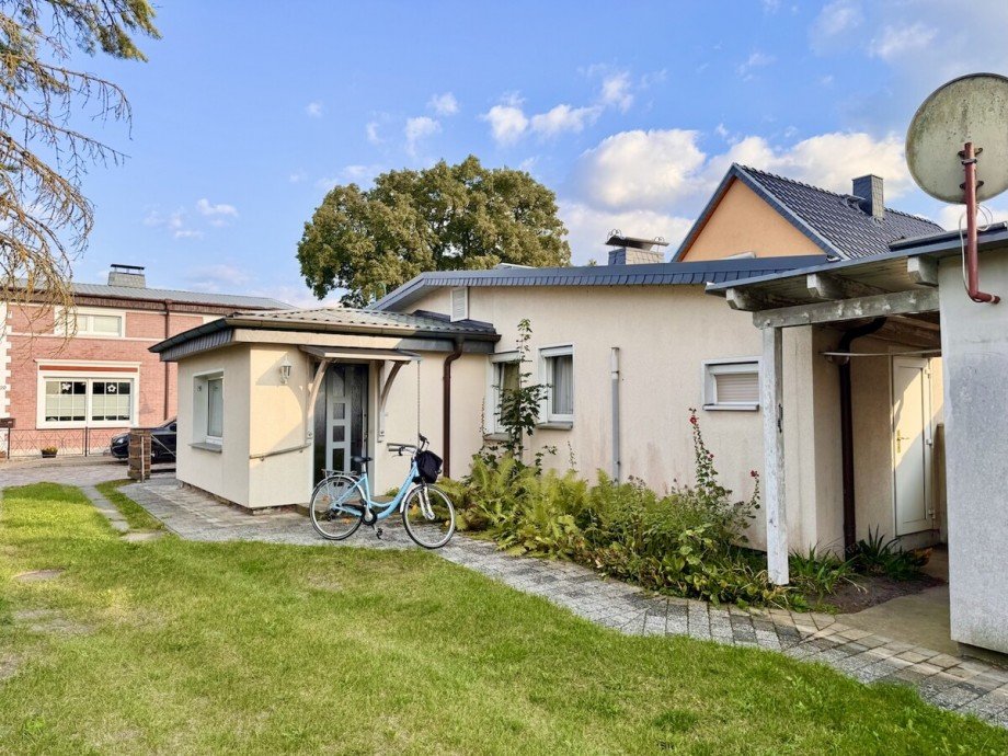 Hauseingang Doppelhaush�lfte Viereck