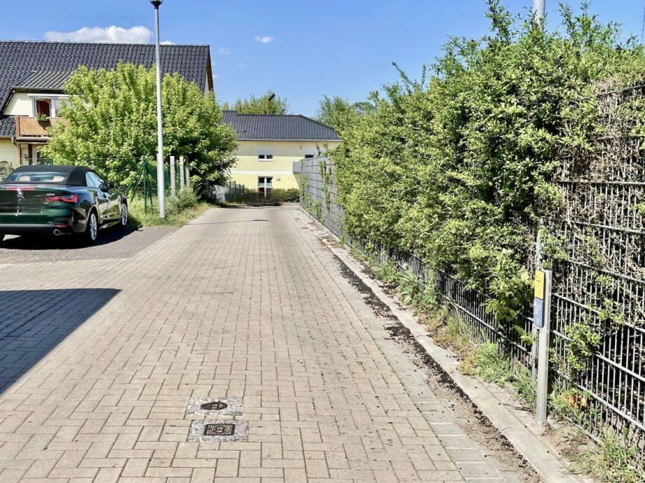 Zufahrtsstra�e Wohngrundst�ck Torgelow