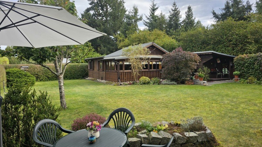 Blick auf Grundst�ck und Haus Ferienhaus Wokuhl-Dabelow / Carolinenhof