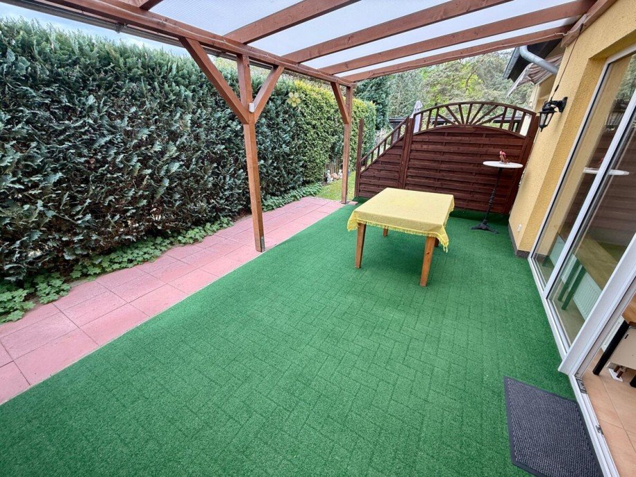 Terrasse mit �berdachung Reihenmittelhaus Wesenberg