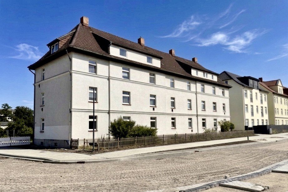 Giebelseite Mehrfamilienhaus Neubrandenburg