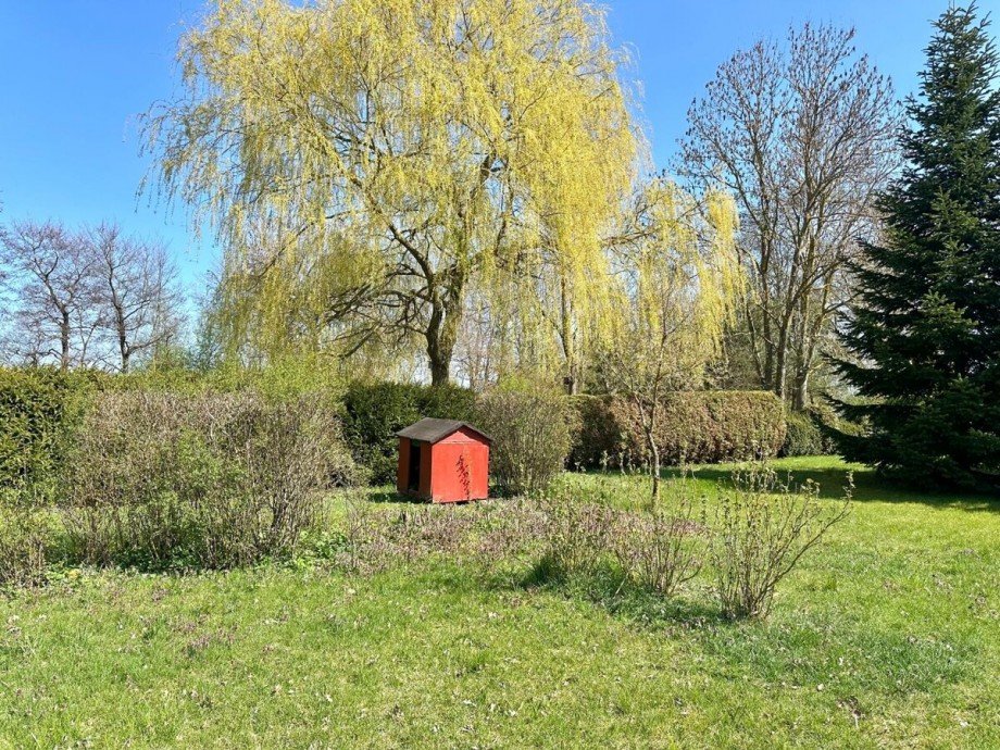 Grundst�ck mit Gartenpumpe Doppelhaush�lfte Wilhelmsburg