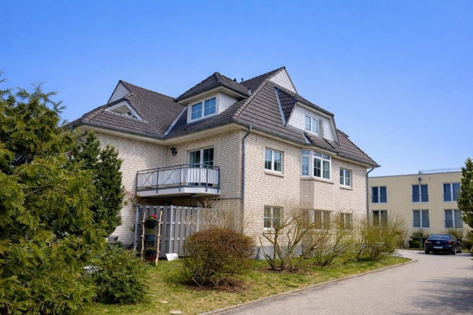 Stra�enansicht Etagenwohnung Neubrandenburg