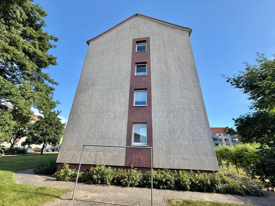 Giebelseite Etagenwohnung Neubrandenburg