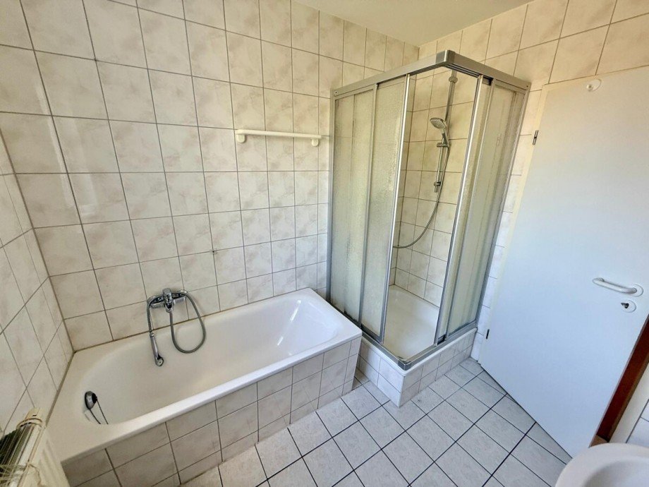 Dusche & Badewanne Erdgeschosswohnung Neubrandenburg
