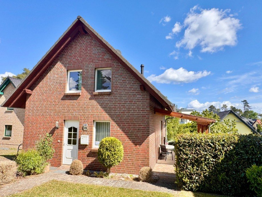 Hausansicht Stra�enseite Ferienhaus R�bel/M�ritz