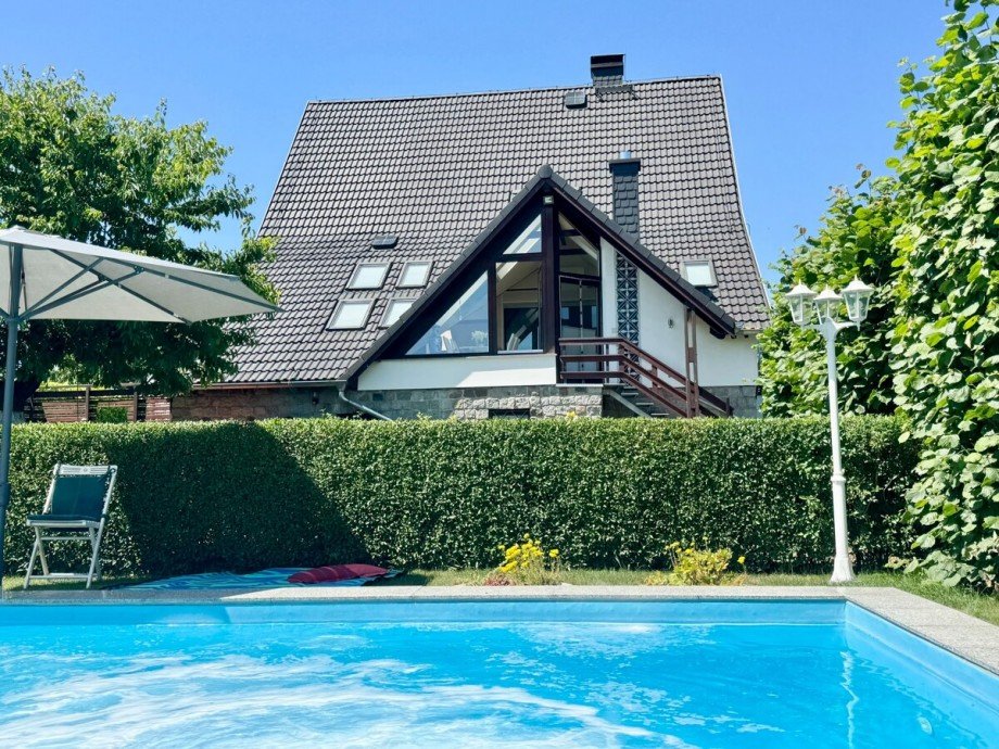 Poolansicht Einfamilienhaus Strasburg