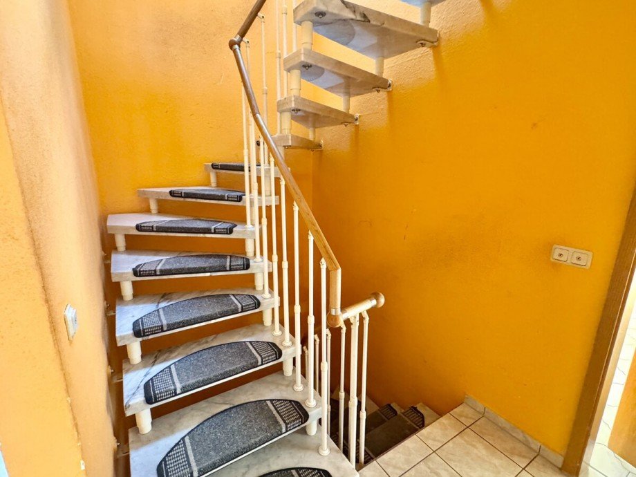 Treppe zum Dachgeschoss Einfamilienhaus Gro� Nemerow