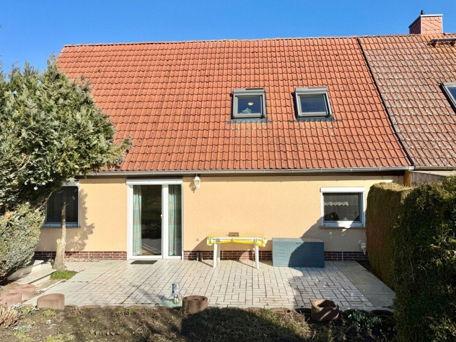 Hausansicht mit Terrasse Doppelhaush�lfte Blankenhof / Chemnitz