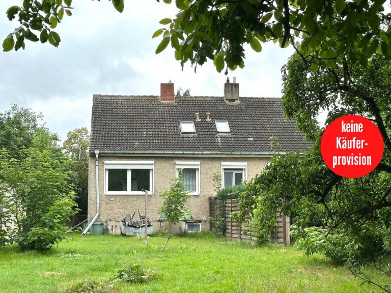 Hausansicht Anklam / Gellendin Doppelhaush�lfte HORN IMMOBILIEN ++ Gellendin bei Anklam, kleine Doppelhaush�lfte f�r flei�ige H�nde, ruhige Lage