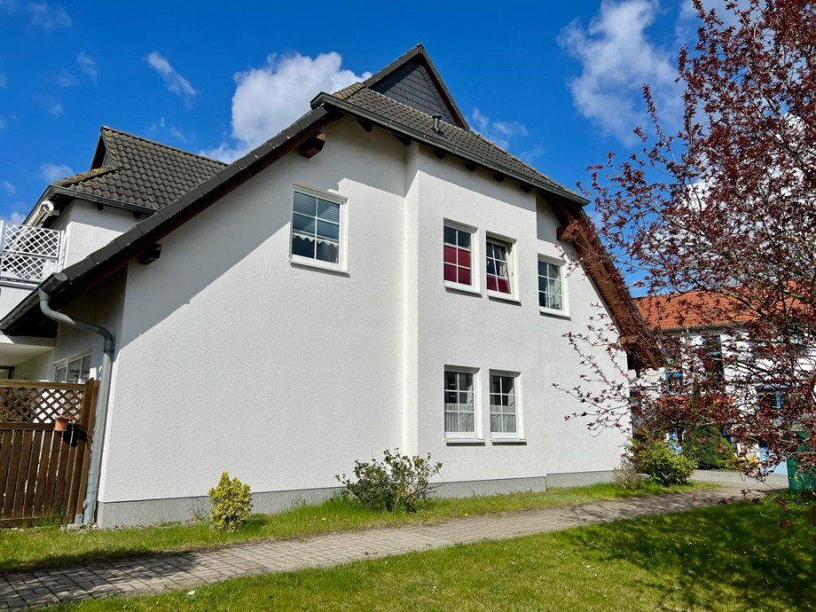 Giebelseite Erdgeschosswohnung Neubrandenburg