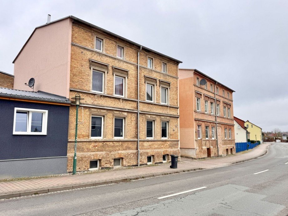 Hausansicht linkes Haus Mehrfamilienhaus Strasburg