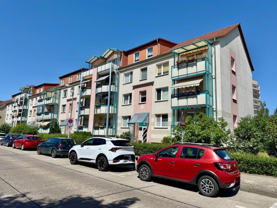 Giebelseite Erdgeschosswohnung Neubrandenburg