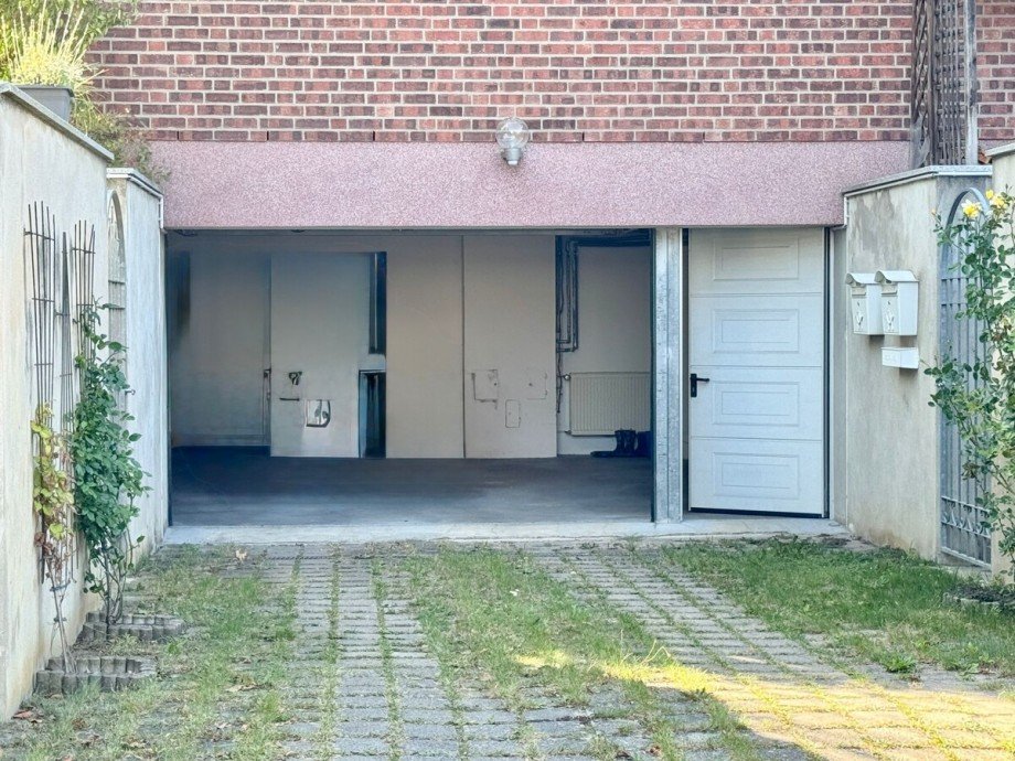 Garage auch mit kleiner T�r Haus Neubrandenburg