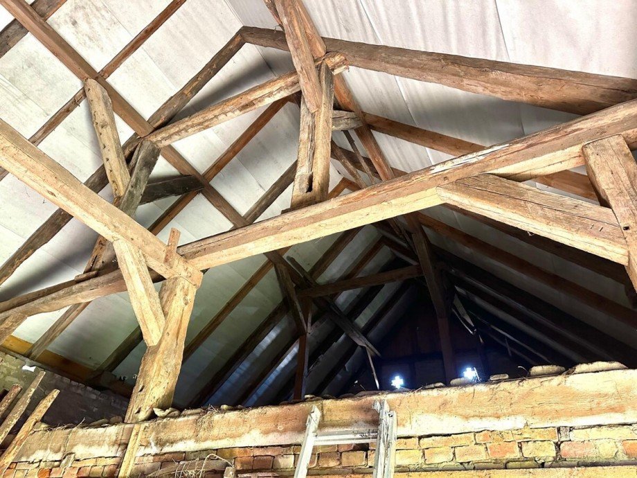 Dachstuhl Nebengeb�ude Doppelhaush�lfte Wilhelmsburg