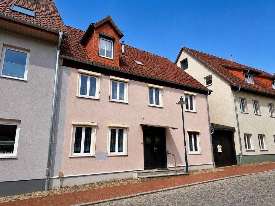 Nutzen Sie Ihre Chance! Zweifamilienhaus Burg Stargard