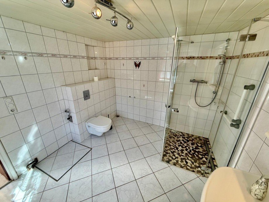 ... mit Dusche Doppelhaush�lfte Neubrandenburg