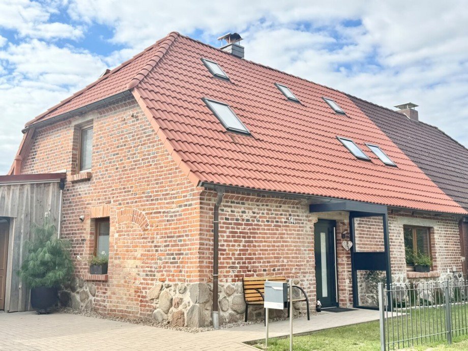 Hausansicht Doppelhaush�lfte M�llenhagen