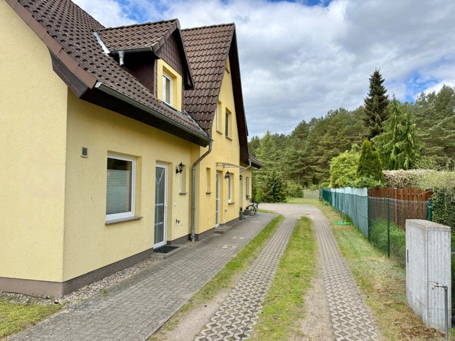 Zufahrt Reihenmittelhaus Wesenberg