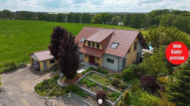 Einfamilienhaus Penzlin Einfamilienhaus HORN IMMOBILIEN++ Penzlin, gro�es Einfamilienhaus mit Garage, Au�enpool und vielen Extras