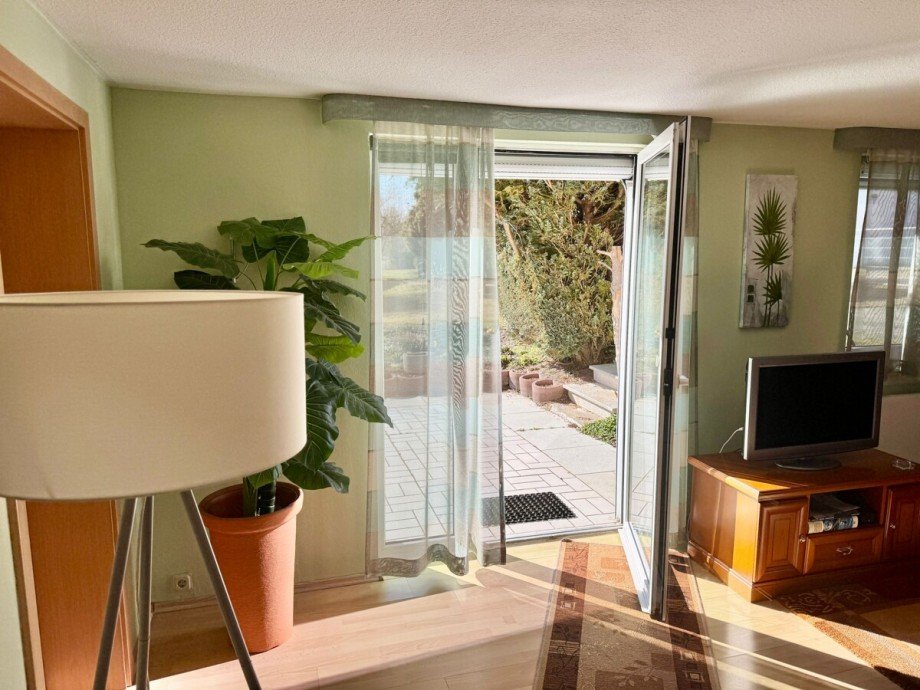 Detail Wohnzimmer mit Terrassenausgang Doppelhaush�lfte Blankenhof / Chemnitz