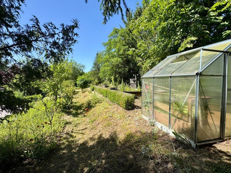 mit Gew�chshaus Einfamilienhaus Burg Stargard