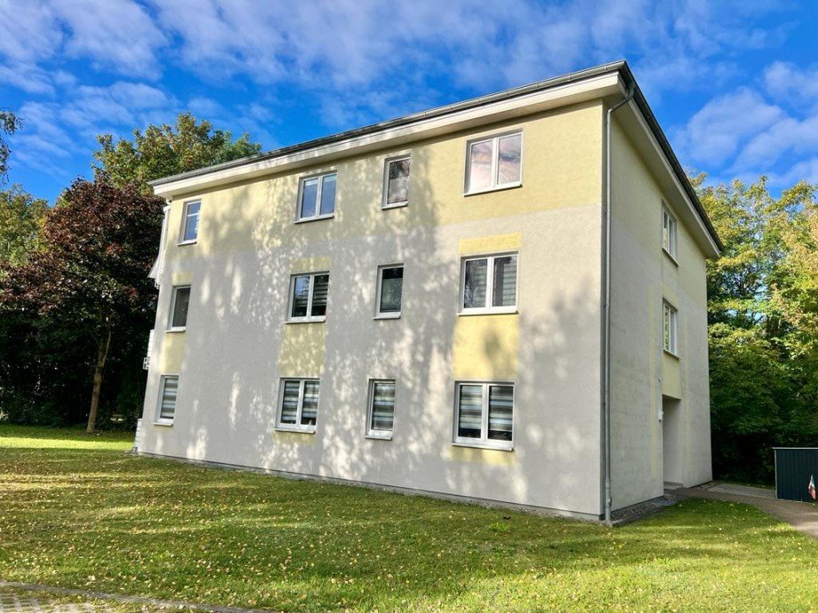 Seitenansicht Erdgeschosswohnung Neubrandenburg