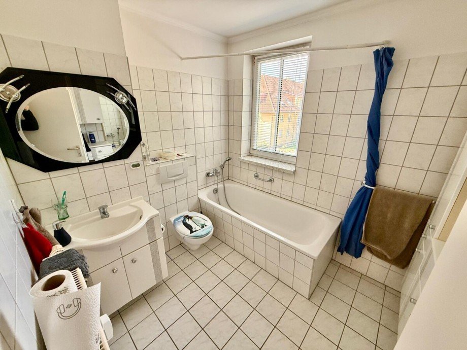 Badezimmer mit Badewanne Etagenwohnung Neubrandenburg
