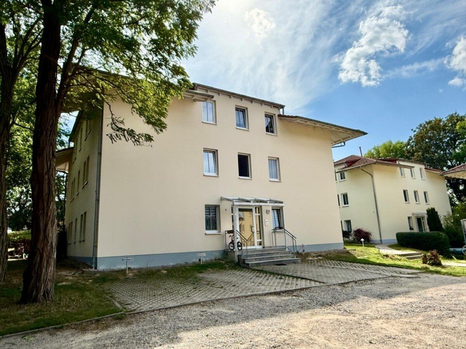 Hausansicht Etagenwohnung Neubrandenburg