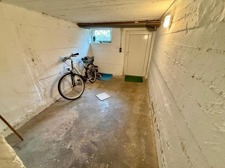 Flur Keller Etagenwohnung Neubrandenburg