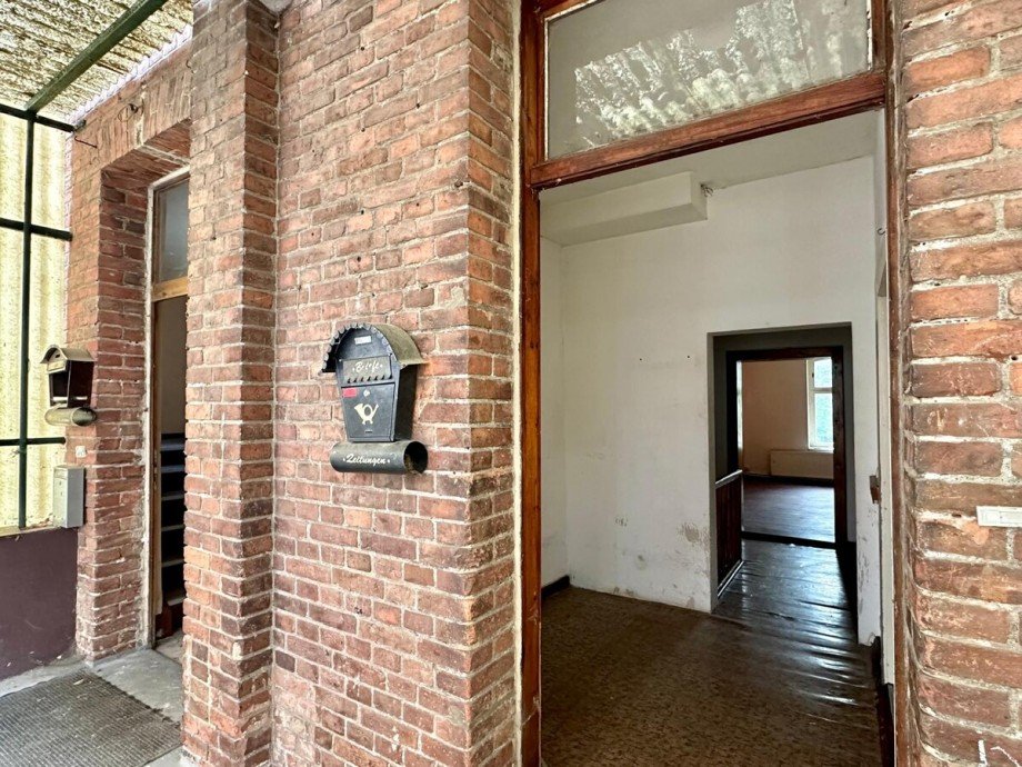 Eingang 5-Raum-Wohnung Mehrfamilienhaus Eggesin