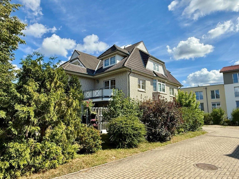 Stra�enansicht Etagenwohnung Neubrandenburg