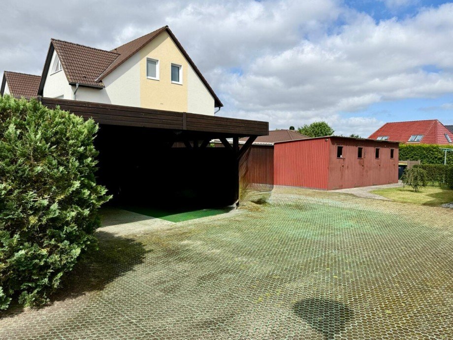 Carport & Gartenschuppen Maisonettewohnung Neubrandenburg