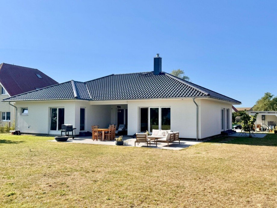 Hausansicht vom Grundst�ck Einfamilienhaus Sponholz