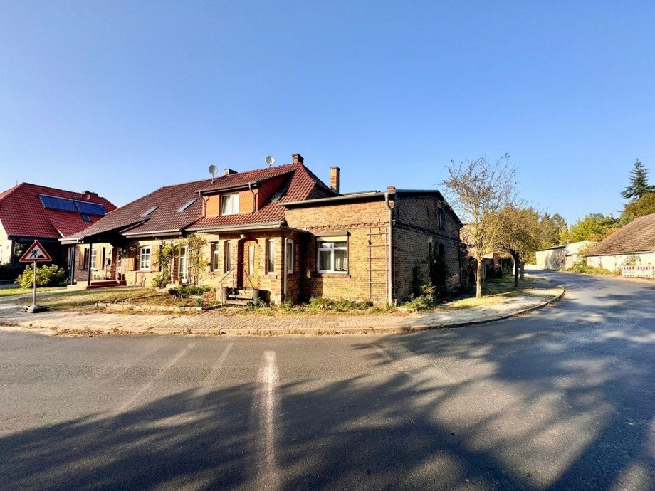 Stra�enansicht Reihenhaus Jatznick/ Blumenhagen