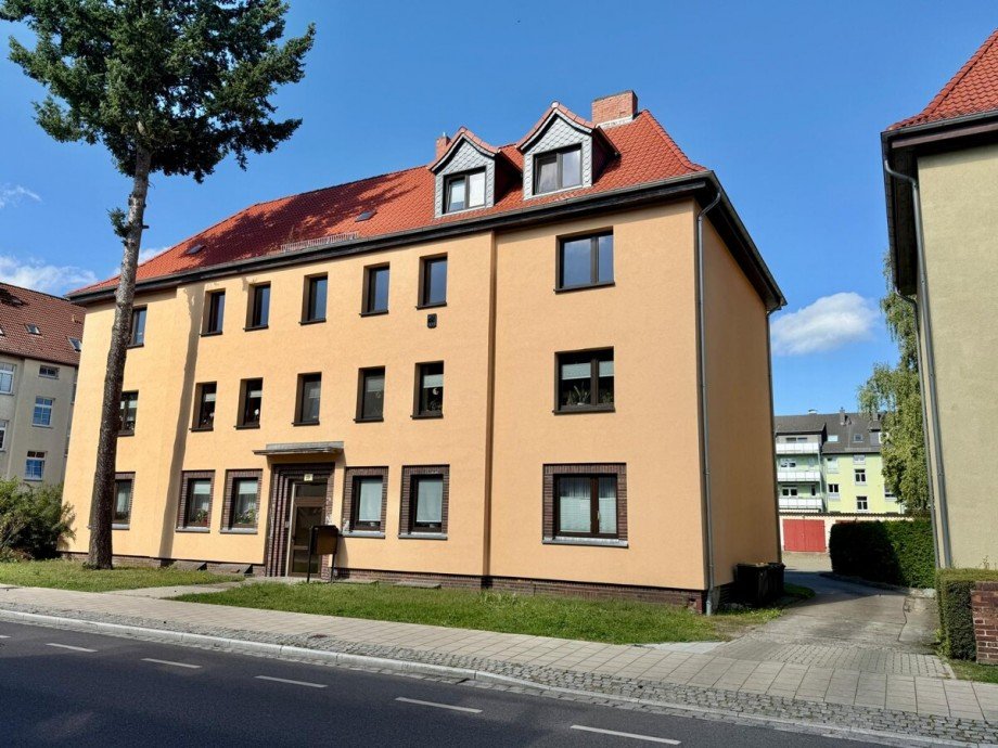 Seitenansicht Mehrfamilienhaus Neubrandenburg