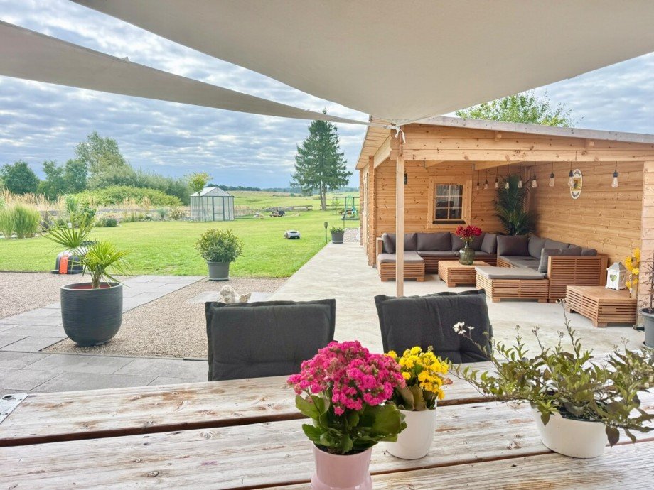 Blick von der Terrasse Doppelhaush�lfte M�llenhagen